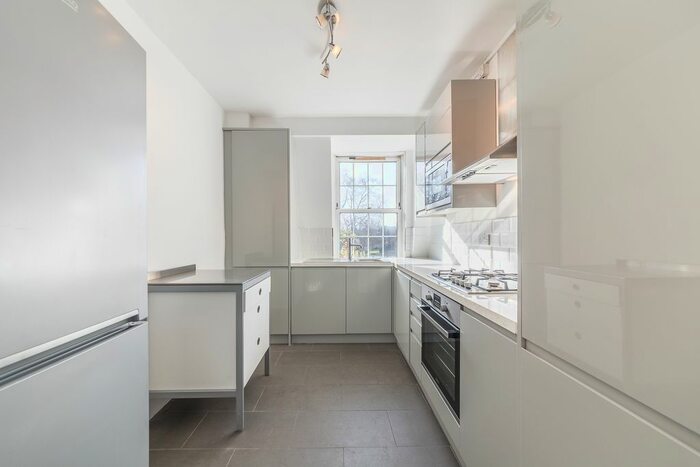 2 Bedroom Flat To Rent In Norfolk House, Regency Street, Westminster, London, SW1P