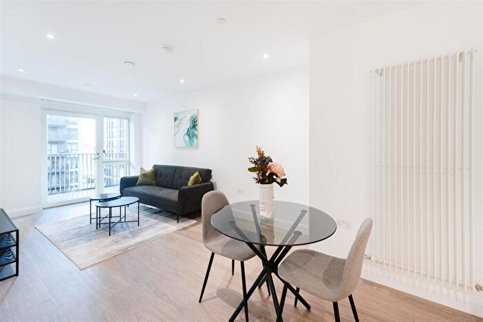 1 Bedroom Apartment To Rent In Eden Place, London, E16