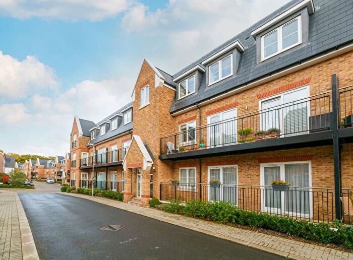 1 Bedroom Flat To Rent In Eden Road, Dunton Green, TN14