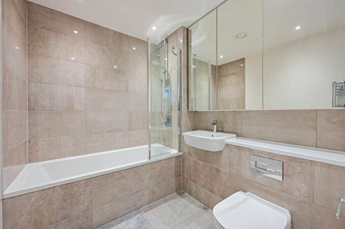1 Bedroom Flat For Sale In Galyon Point, Royal Docks, London, E16