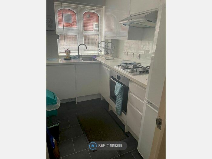 2 Bedroom Flat To Rent In St. Saviours Court, Harrow, HA1