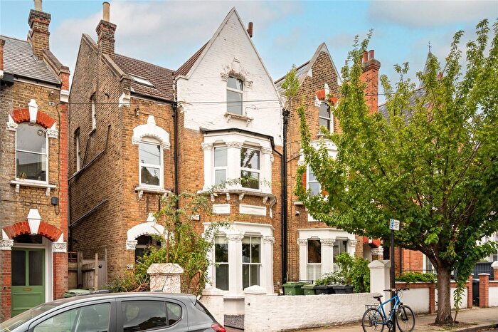 2 Bedroom Flat For Sale In Deronda Road, London, SE24