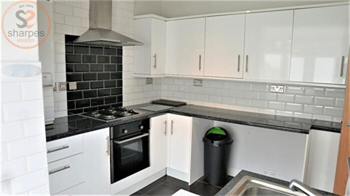 3 Bedroom House To Rent In Keynsham Road, Morden, London, SM4