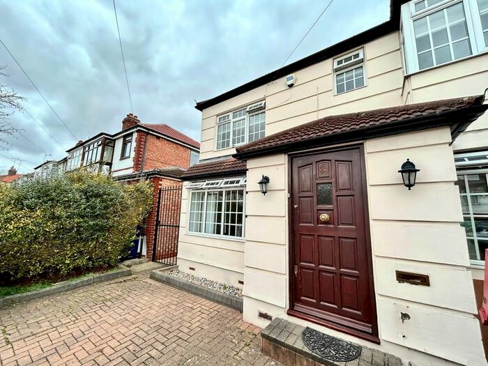 5 Bedroom Property To Rent In Empire Road, Perivale, Greenford, UB6