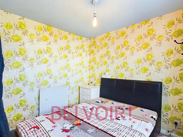 3 Bedroom Town House For Sale In Ladywell Road, Tunstall, Stoke-on-Trent, ST6