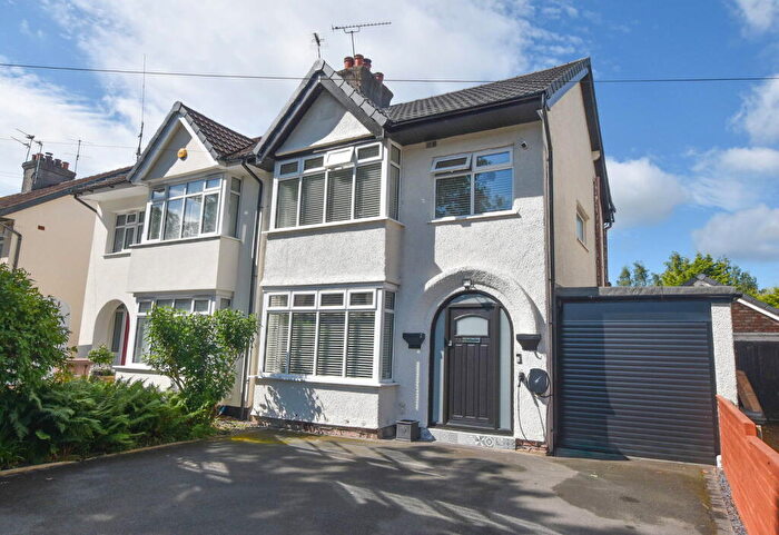 3 Bedroom Semi-Detached House For Sale In Raeburn Avenue, Bromborough, Wirral, CH62