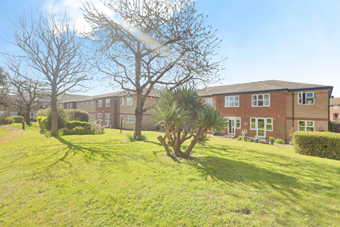 1 Bedroom Apartment For Sale In Southchurch Rectory Chase, Southend-on-sea, SS2