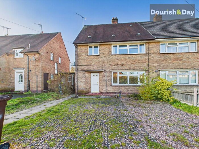 3 Bedroom Semi Detached House For Sale In Border Way, Moss Pit, Stafford, ST17