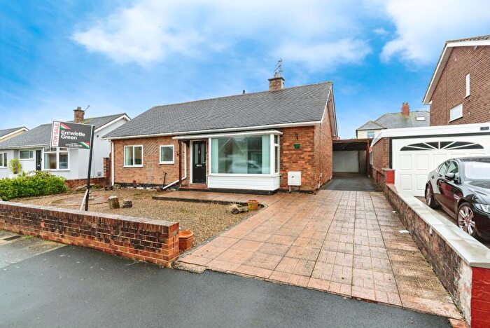 2 Bedroom Bungalow For Sale In Gretdale Avenue, Lytham St. Annes, Lancashire, FY8