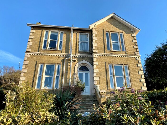1 Bedroom Apartment To Rent In Westhill Road, Ryde, PO33