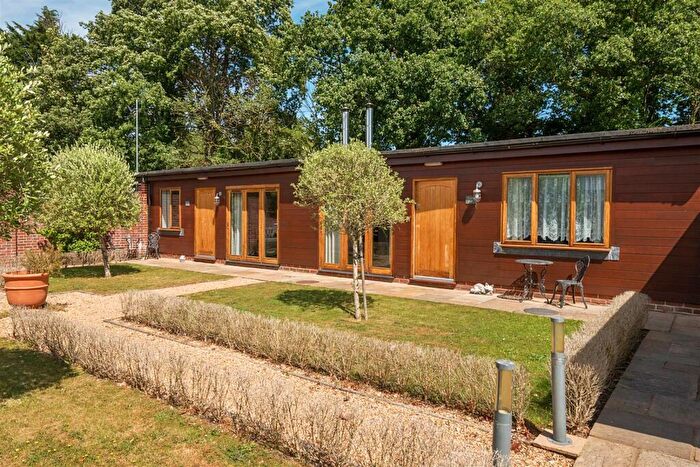 1 Bedroom Semi-Detached Bungalow For Sale In Little Abshot Road, Abshot, Warsash, PO14