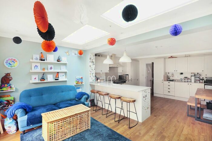 4 Bedroom Terraced House To Rent In Trent Gardens, Southgate, N14