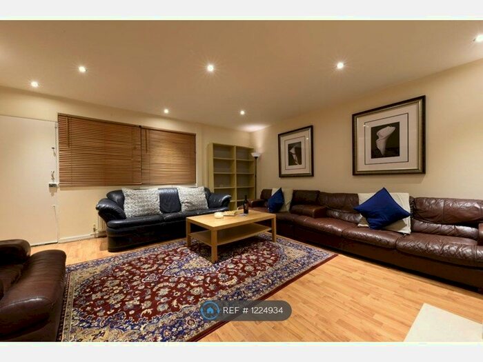 3 Bedroom Terraced House To Rent In Fernlea Road, Balham, SW12