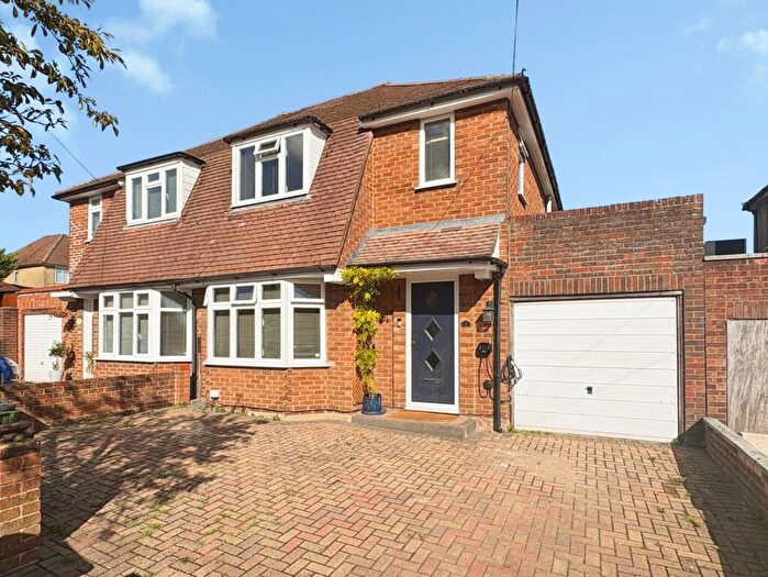 3 Bedroom Semi-Detached House For Sale In Orchard Way, Aldershot, GU12