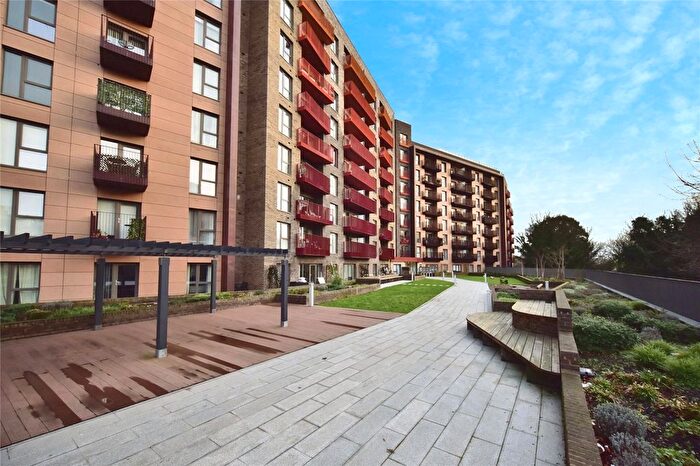 2 Bedroom Flat For Sale In Mill Wood, Maidstone, Kent, ME14