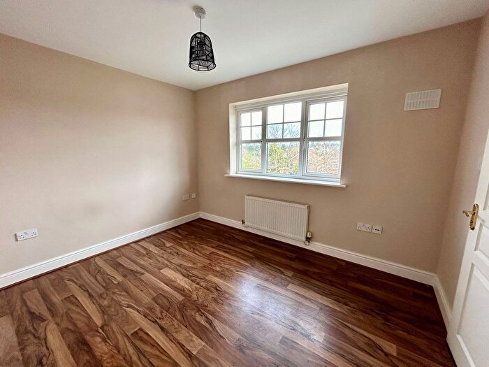 2 Bedroom Flat For Sale In Foley Court, Streetly, Sutton Coldfield, B74