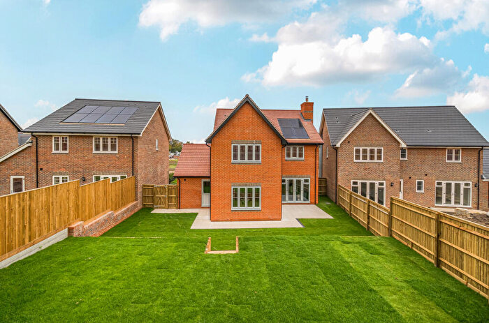 4 Bedroom Detached House For Sale In Hackney Way, Mortimer Common, Reading, Berkshire, RG7