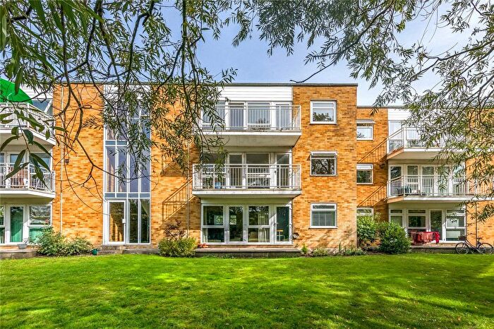 2 Bedroom Flat To Rent In Bishops Court, Trumpington, Cambridge, Cambridgeshire, CB2