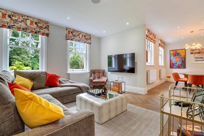 4 Bedroom Apartment For Sale In Shepherds Hill, Highgate, London, N6