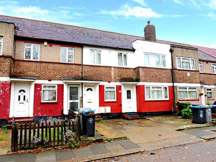 2 Bedroom Maisonette For Sale In Milford Gardens. Wembley, Middlesex, HA0