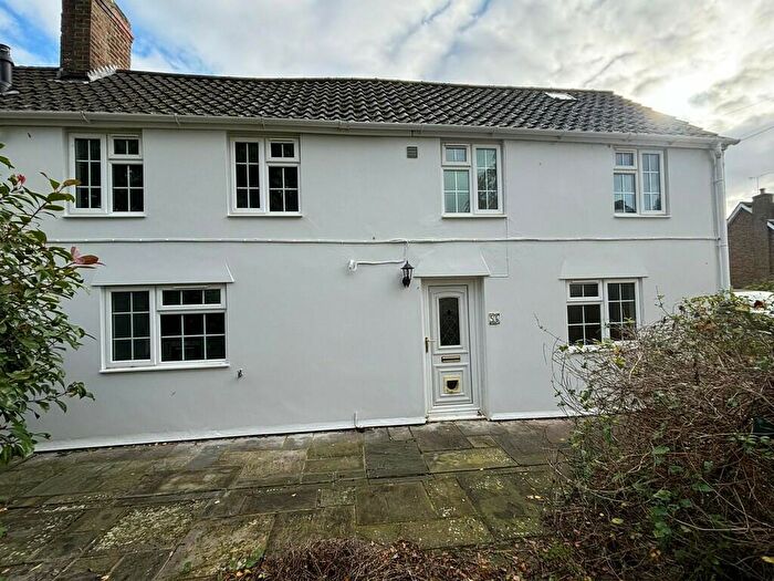 2 Bedroom Cottage To Rent In Woodcock Road, Warminster, BA12