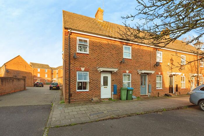 2 Bedroom End Terrace House For Sale In Queensgate, Fairford Leys, Aylesbury, HP19