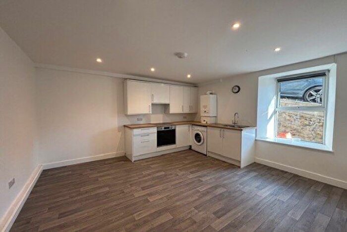1 Bedroom Flat To Rent In Trenance Road, St. Austell, PL25