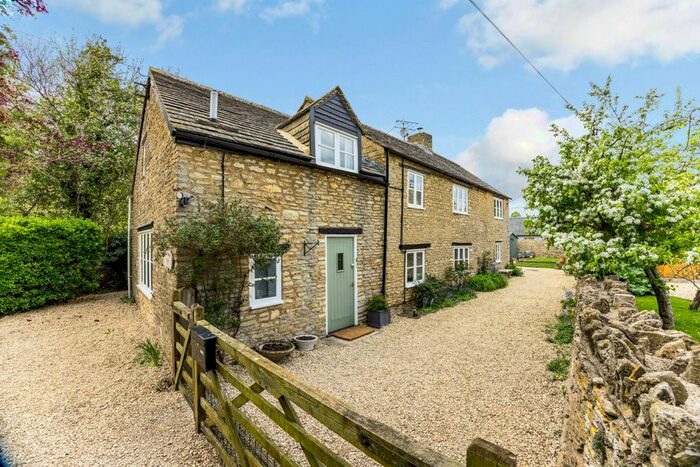 4 Bedroom Detached House For Sale In Kempsford, Fairford, GL7