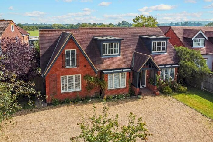 5 Bedroom House For Sale In Fifield Road, Maidenhead, SL6