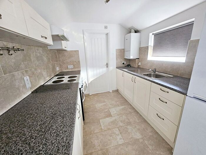 1 Bedroom Flat To Rent In Canterbury Street, Gillingham, ME7