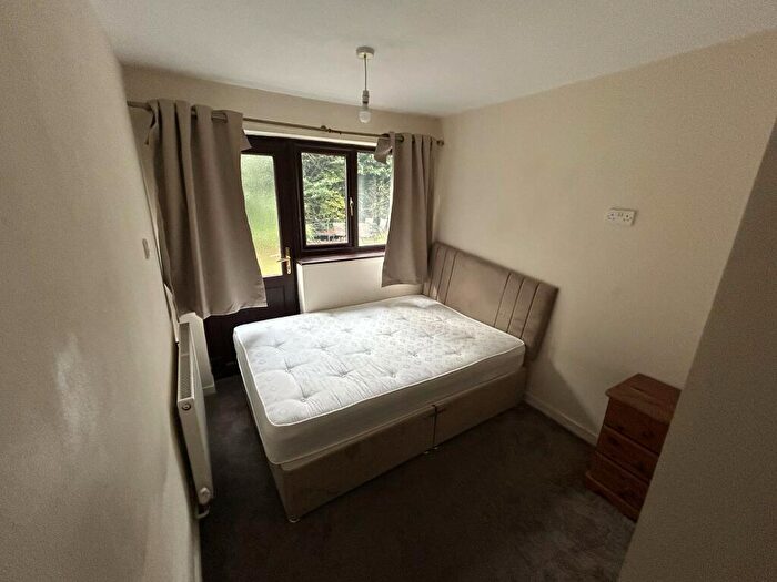 1 Bedroom Apartment To Rent In Holly Hill, Bassett, SO16