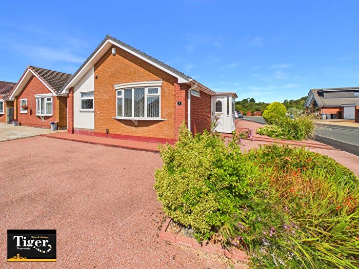 2 Bedroom Detached Bungalow For Sale In Kintyre Close, Blackpool, FY4