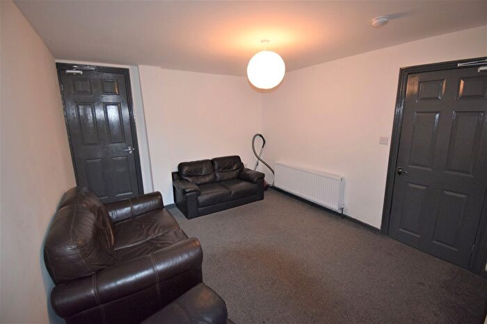 5 Bedroom Terraced House To Rent In Boughey Road, Stoke-On-Trent, ST4