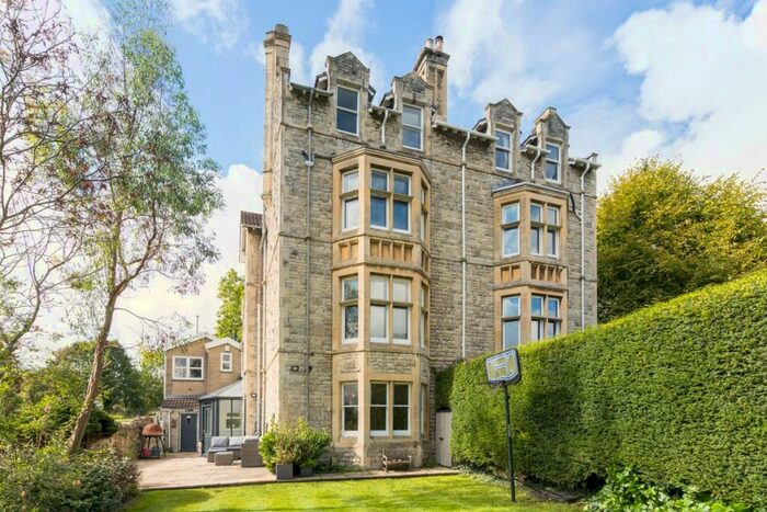 4 Bedroom Semi-Detached House To Rent In Abbey Park Keynsham, BS31