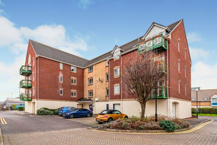 2 Bedroom Flat To Rent In Pacific Close, Ocean Village, Southampton, SO14