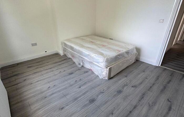 Studio To Rent In Beulah Hill, London, SE19