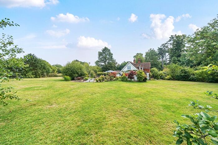 3 Bedroom Detached House To Rent In Woodlands Lane, Cobham, KT11