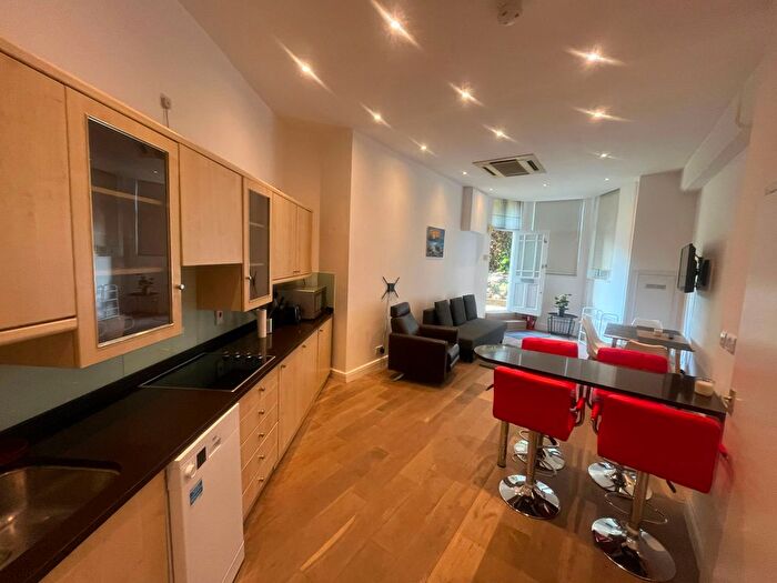 1 Bedroom Flat To Rent In Palace Court, NW3