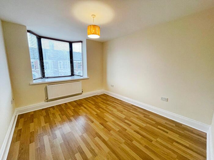 2 Bedroom Flat To Rent In Cowbridge Road East, Cardiff, CF5