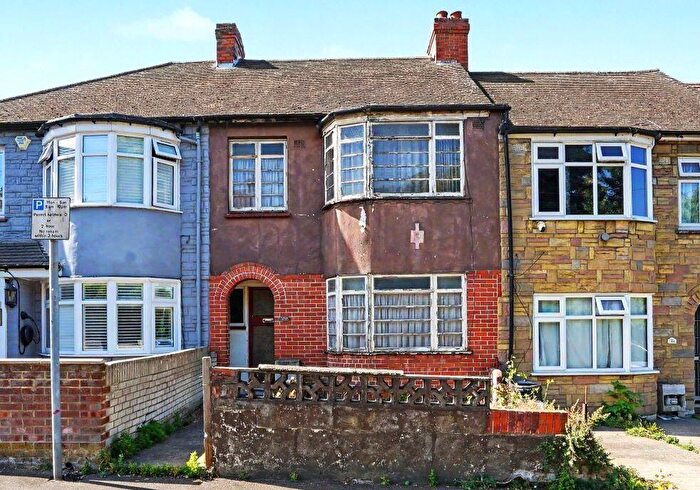 3 Bedroom Terraced House For Sale In Chatham Hill, Chatham, Medway, ME5