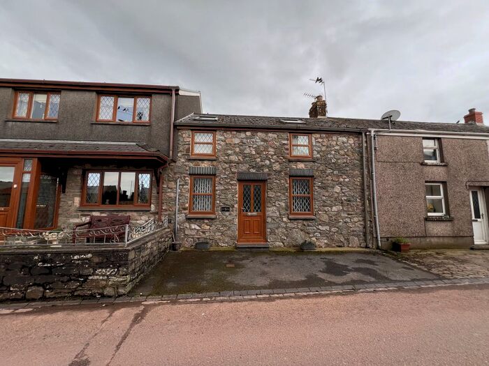 2 Bedroom Cottage To Rent In Heol Tregwyr, Llansaint, Kidwelly, SA17