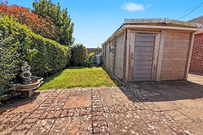 3 Bedroom Detached Bungalow For Sale In Carey, BH20 - Photo 10