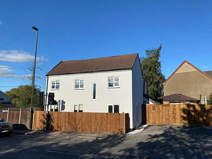 3 Bedroom Detached House For Sale In Woodland Road, Stanton, DE15