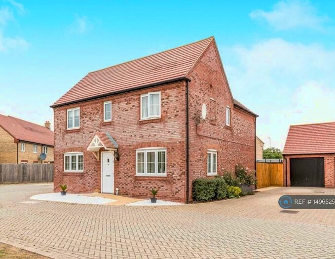 4 Bedroom Detached House To Rent In Goodwood Close, Bicester, OX26