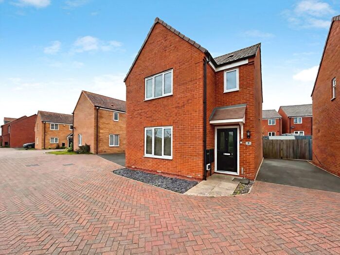 3 Bedroom Detached House For Sale In Icarus Way, Stanground South, PE2