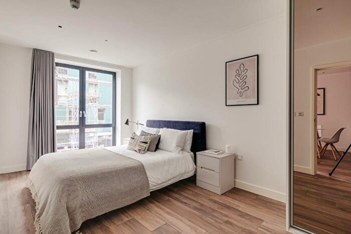 1 Bedroom Flat To Rent In Three Colts Lane, London, E2