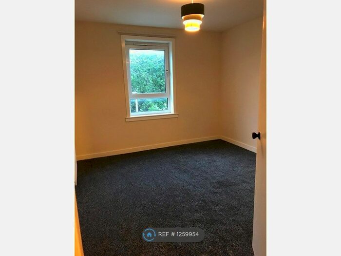 3 Bedroom Flat To Rent In Loganlee Terrace, Dundee DD2