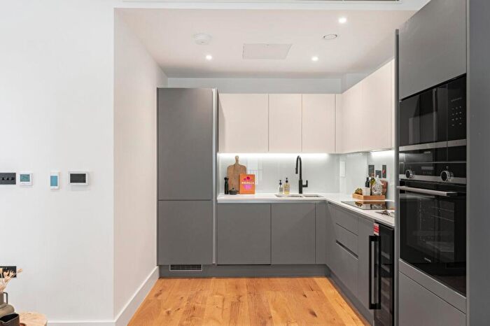 1 Bedroom Flat For Sale In Graphite Square, Albert Embankment, SE11