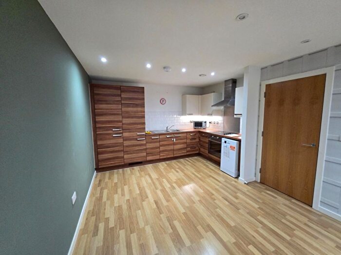 2 Bedroom Flat To Rent In Hitchin Lane, Stanmore, HA7