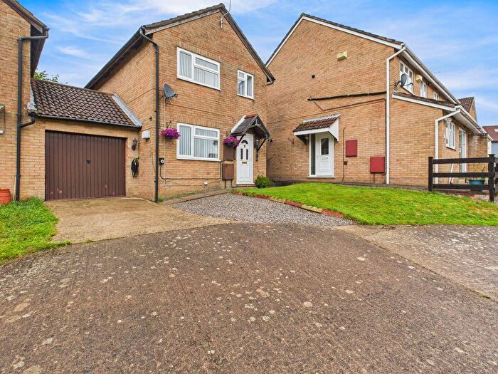 3 Bedroom Link Detached House For Sale In Puzzle Close, Bream, GL15